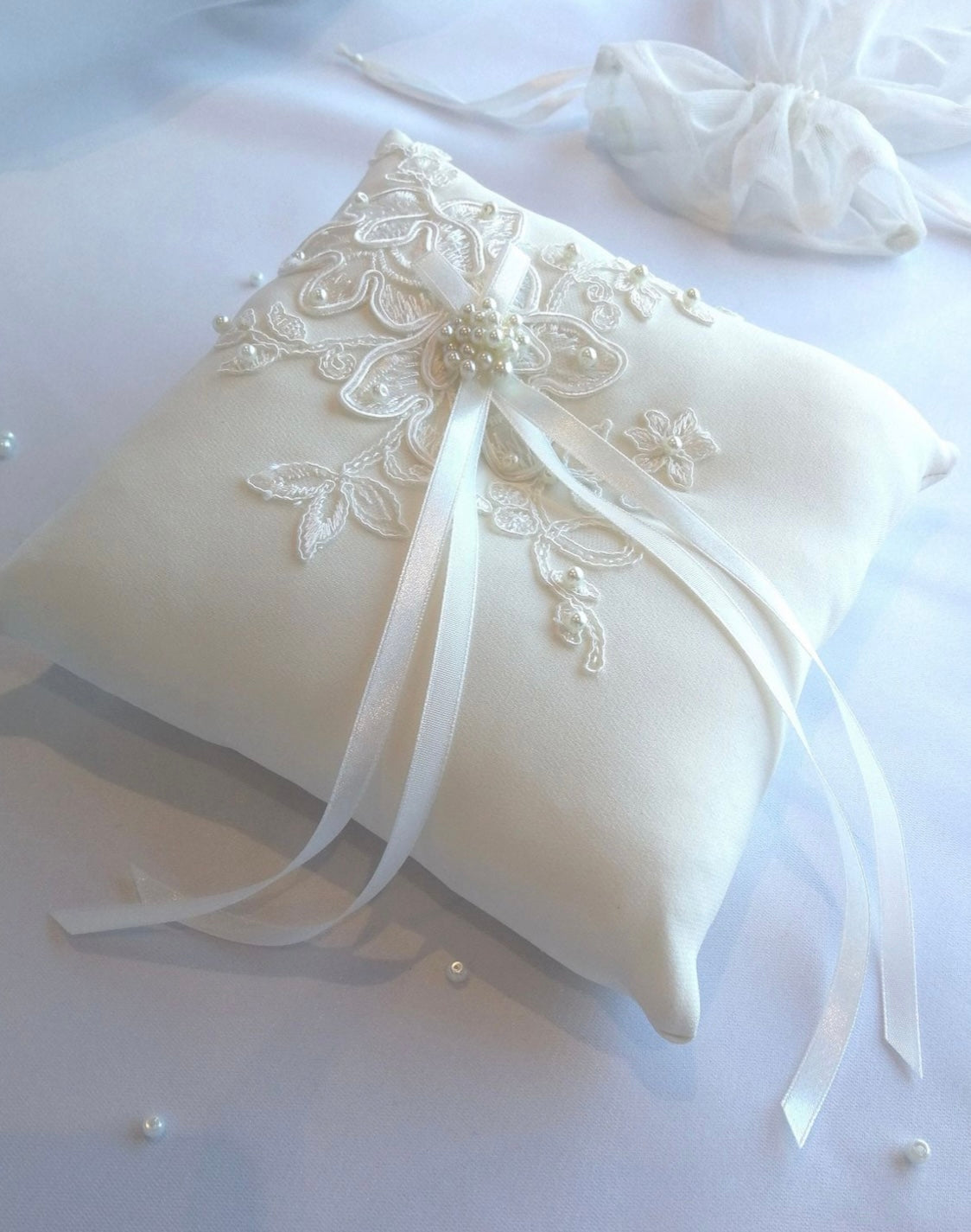 Cuscino portafedi pizzo