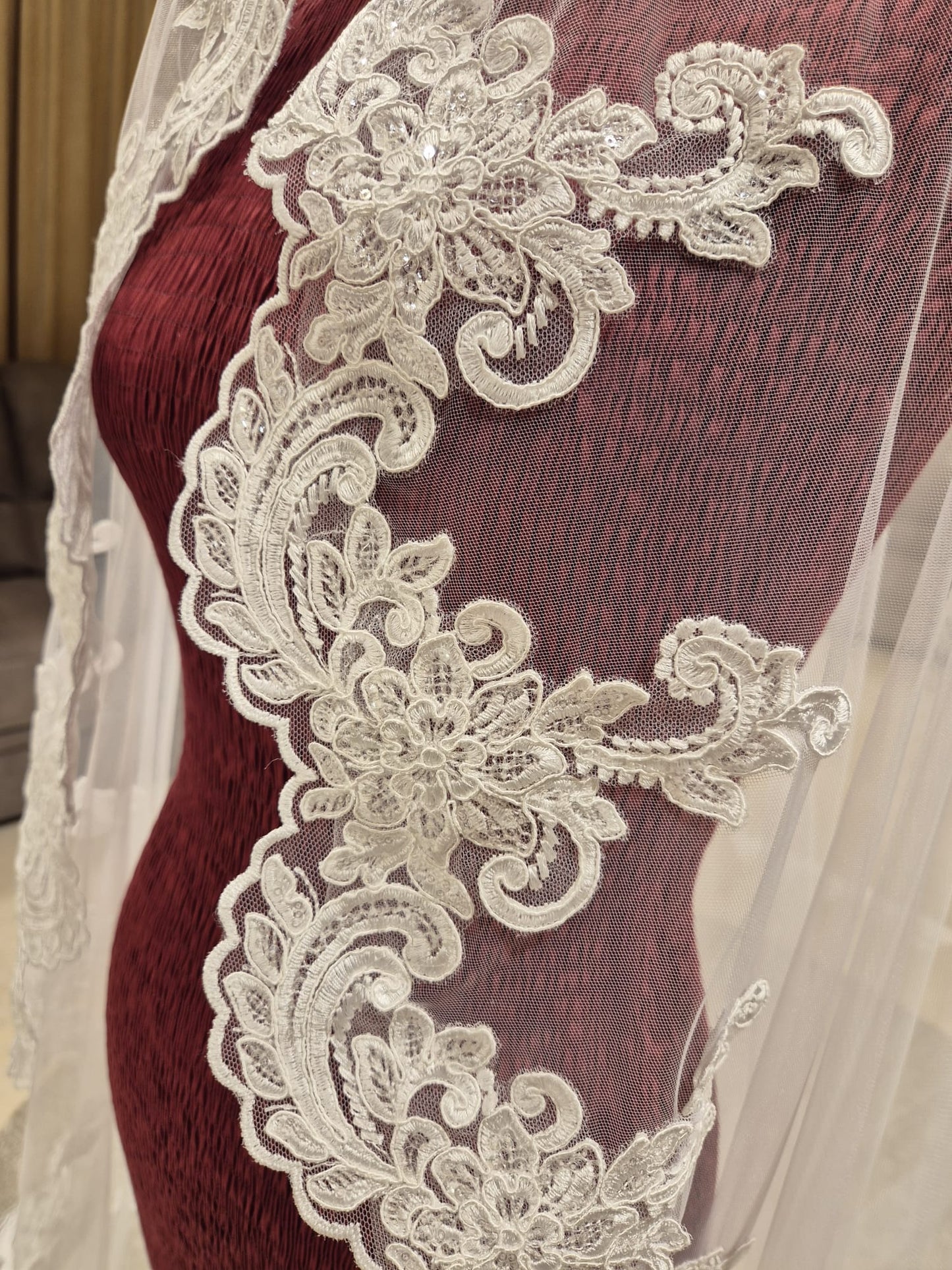 Velo con bordo pizzo